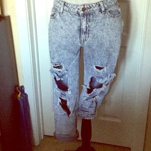 Distressed Boyfriend Jeans
